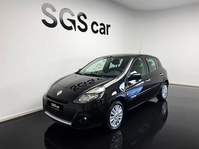 Preto Usado 2011 Renault Clio II Dynamique | € 7.500 - Imagem 1/4