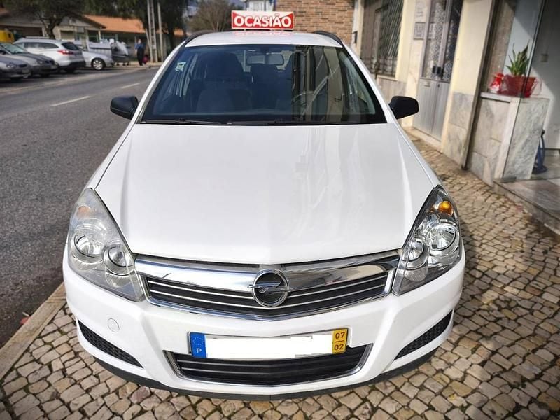 Usado Opel Astra 90 HP (66 kW) 2007 Branco