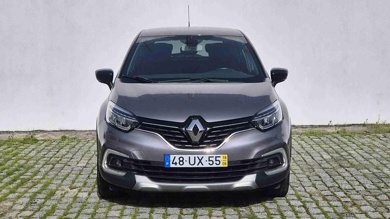 Usado Renault Captur 110 HP (80 kW) 2018 Cinza SUV