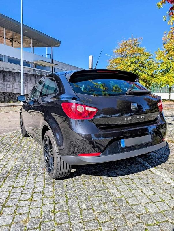 Usado Seat Ibiza 75 HP (55 kW) 2011 Preto Citadino