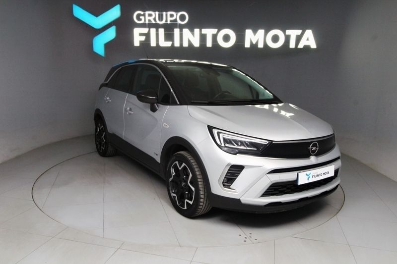 Cinzento Usado 2023 Opel Crossland Design & Tech SUV | € 16.190 (Preço justo) - Imagem 1/1