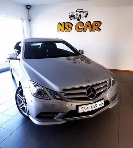 Usado Mercedes E250 Avantgarde 204 HP (150 kW) 2013 Cinzento Citadino
