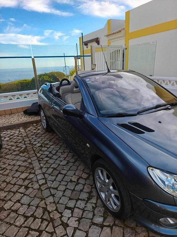 Usado Peugeot 206 109 HP (80 kW) 2006 Cinzento Cabrios