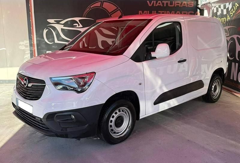 Branco Usado 2021 Opel Combo Monovolume | € 14.900 (Preço justo) - Imagem 1/4
