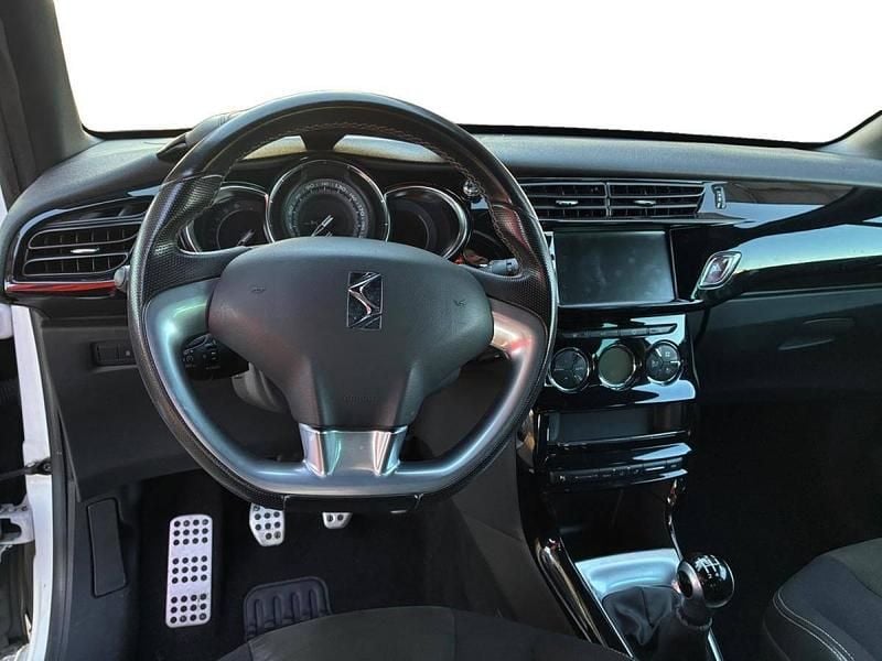 Usado DS Automobiles DS3 Crossback Performance 110 HP (80 kW) 2018 Branco SUV