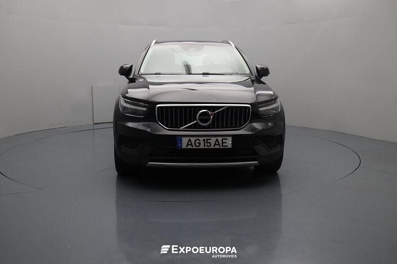Preto Usado 2021 Volvo XC40 SUV | € 29.490 - Imagem 1/4