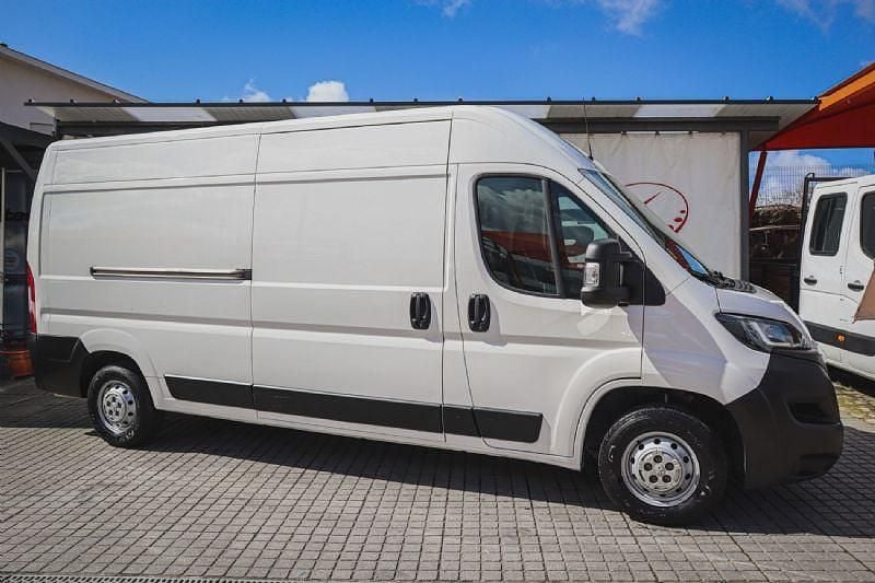 Branco Usado 2019 Peugeot Boxer Van | € 16.980 (Preço justo) - Imagem 1/4