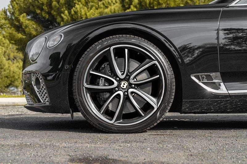 Usado Bentley Continental 635 HP (467 kW) 2019 Preto