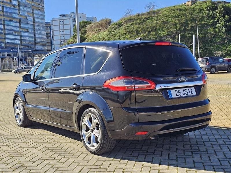 Usado Ford S-MAX Titanium 140 HP (102 kW) 2010 Preto Monovolume