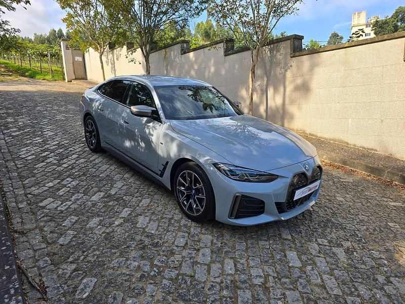 Cinza Usado 2023 BMW i4 Sedan | € 59.900 (Caro) - Imagem 1/4