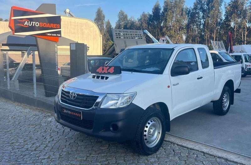 Branco Usado 2015 Toyota HiLux Pickup | € 25.800 (Bom preço) - Imagem 1/4