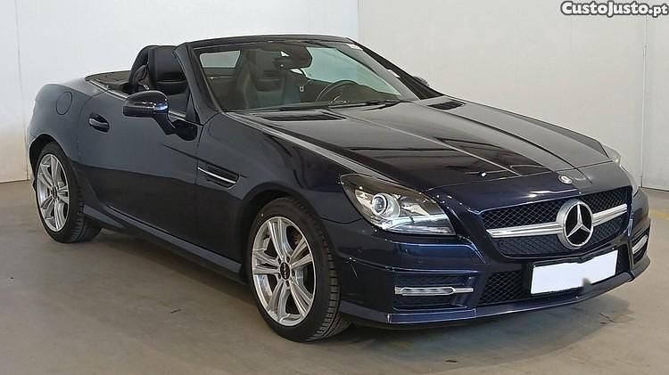 Azul Usado 2012 Mercedes SLK200 AMG Cabrios | € 24.990 - Imagem 1/1