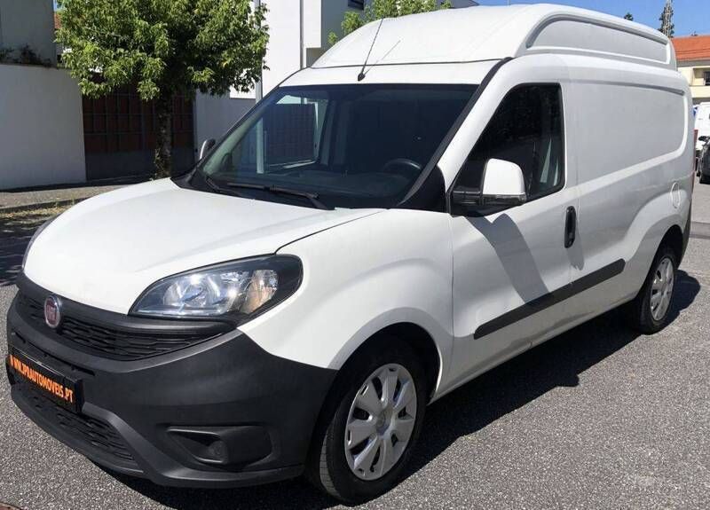 Branco Usado 2019 Fiat Doblò Monovolume | € 9.990 (Bom preço) - Imagem 1/4