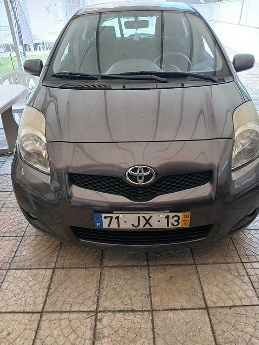 Usado 2010 Toyota Yaris Sedan | € 7.500 (Preço justo) - Imagem 1/4