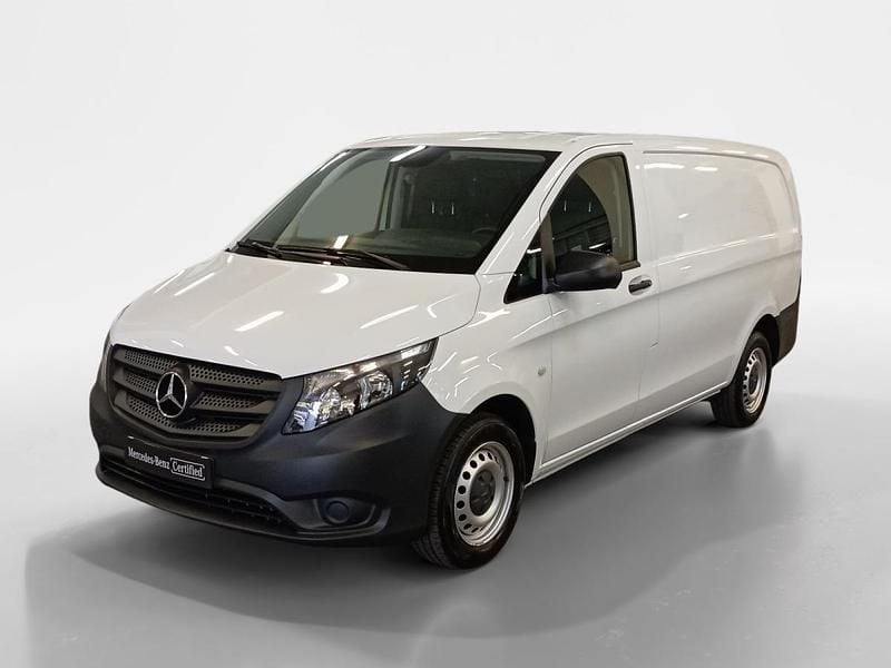Branco Usado 2023 Mercedes Vito Van | € 29.950 - Imagem 1/4