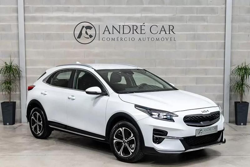 Usado Kia XCeed 141 HP (103 kW) 2022 Branco SUV