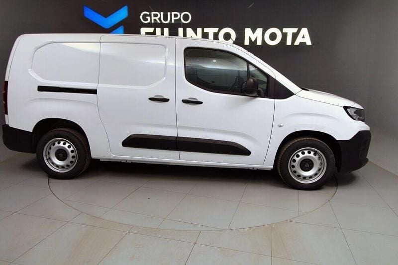 Branco Usado 2024 Peugeot Partner Monovolume | € 18.990 (Preço justo) - Imagem 1/4