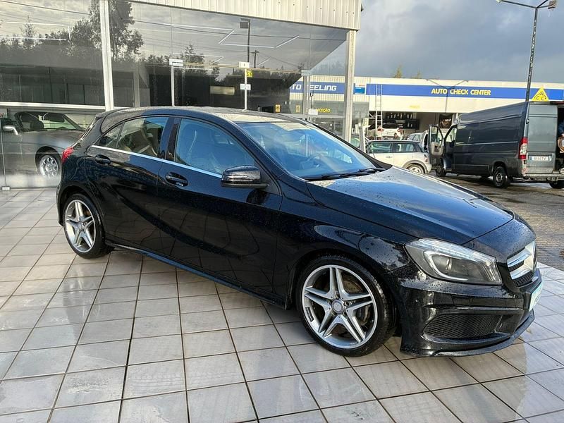 Usado Mercedes A180 109 HP (80 kW) 2014 Preto