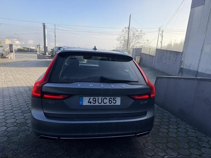 Usado Volvo V90 190 HP (139 kW) 2018 Cinzento Carrinha