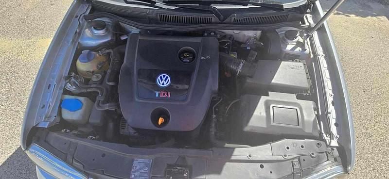 Cinzento Usado 2001 VW Golf IV Citadino | € 8.000 (Caro) - Imagem 1/4