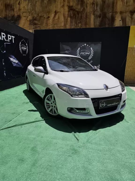Branco Usado 2012 Renault Mégane III | € 7.990 (Preço justo) - Imagem 1/4