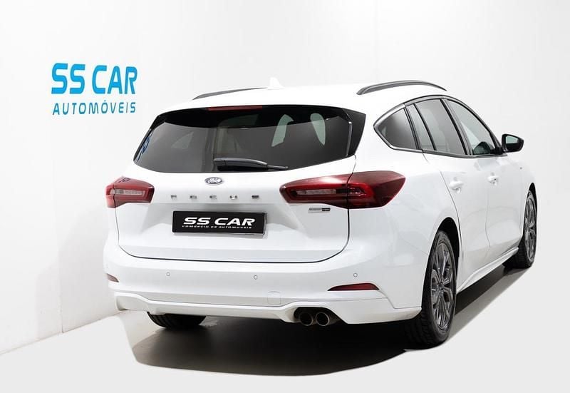 Usado Ford Focus ST-Line 125 HP (91 kW) 2022 Branco Carrinha