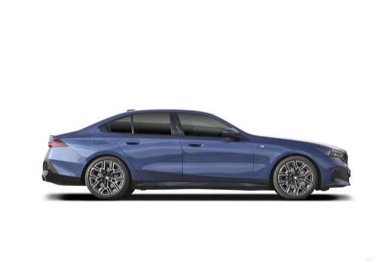 Preto Novo 2025 BMW 530e Shadowline Coupé | € 73.200 (Preço justo) - Imagem 1/4