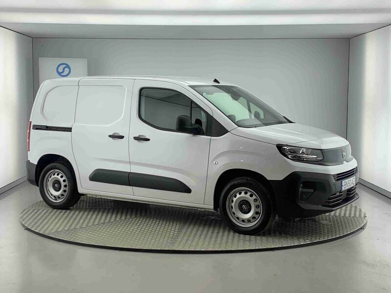 Branco Usado 2024 Opel Combo Monovolume | € 20.490 (Caro) - Imagem 1/4