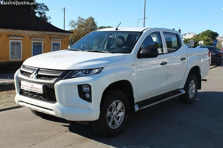 Branco Usado 2021 Mitsubishi L200 Invite Pickup | € 27.600 (Bom preço) - Imagem 1/1