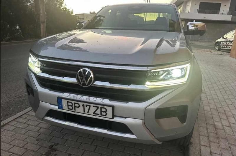 Usado VW Amarok 204 HP (150 kW) 2024 Cinzento Pickup
