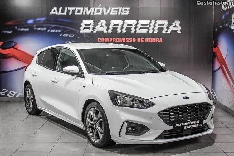 Cinza Usado 2018 Ford Focus ST-Line Citadino | € 17.900 (Preço justo) - Imagem 1/1