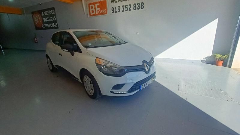 Usado Renault Clio IV 78 HP (57 kW) 2019 Branco Van