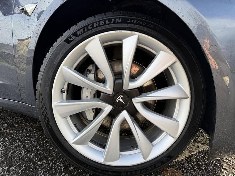 Usado Tesla Model 3 350 kW (476 HP) 2019 Cinzento Sedan