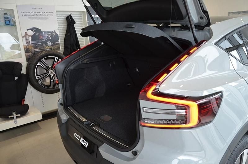 Usado Volvo EC40 Core 185 kW (252 HP) 2024 Cinza SUV