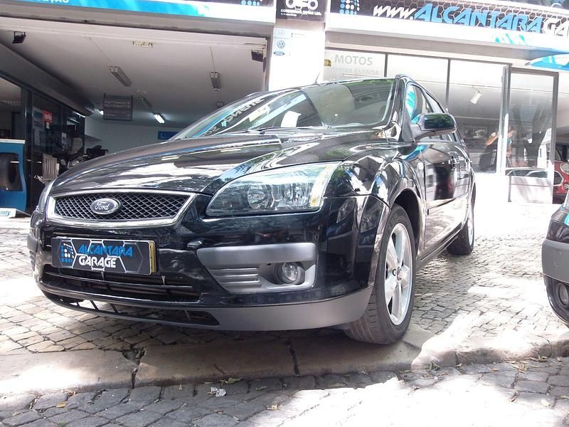 Usado Ford Focus Titanium 109 HP (80 kW) 2007 Preto Carrinha