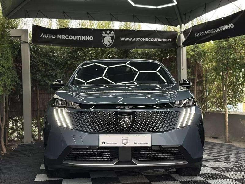 Azul Usado 2025 Peugeot 3008 Allure SUV | € 35.000 - Imagem 1/4