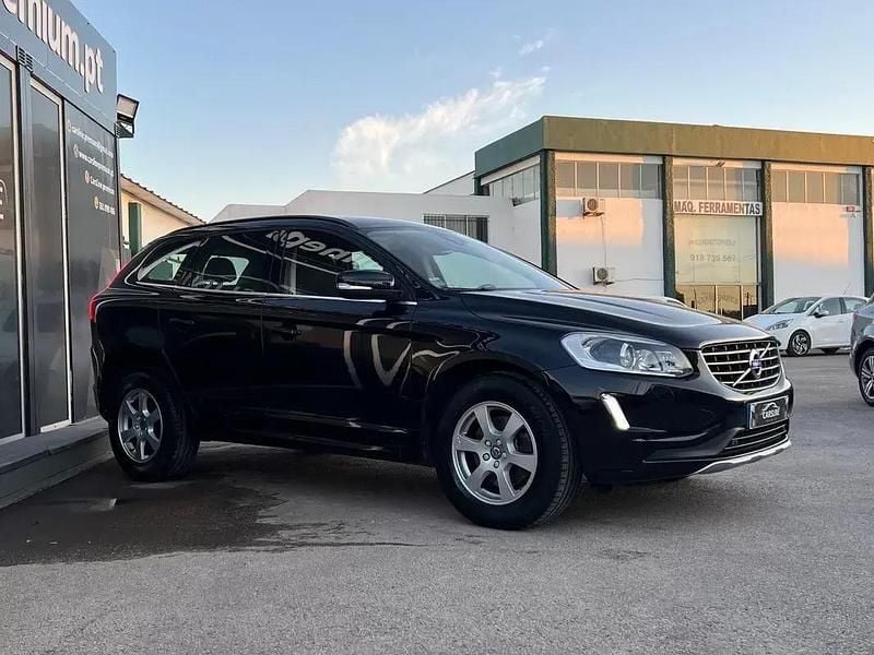 Usado Volvo XC60 Momentum 181 HP (133 kW) 2015 Preto SUV