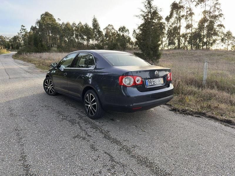 Usado 2006 VW Jetta Sedan | € 8.000 (Preço justo) - Imagem 1/4