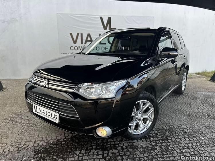 Preto Usado 2015 Mitsubishi Outlander P-HEV Instyle SUV | € 14.500 (Preço justo) - Imagem 1/1