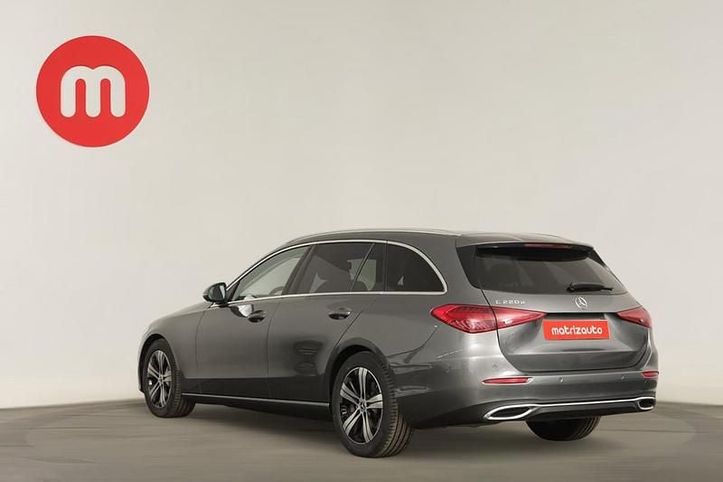 Usado Mercedes C220 Avantgarde 200 HP (147 kW) 2023