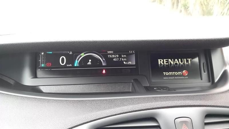 Usado Renault Grand Scénic III Dynamique 110 HP (80 kW) 2012 Cinza prata Monovolume