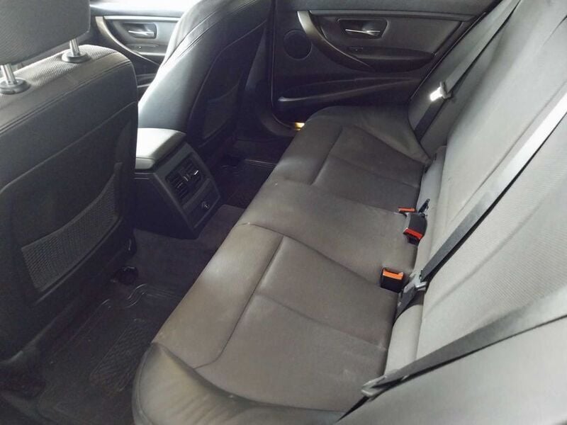 Usado BMW 320 173 HP (127 kW) 2013 Sedan