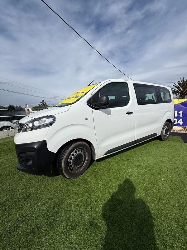 Usado Opel Vivaro Essentia 120 HP (88 kW) 2021 Branco Monovolume