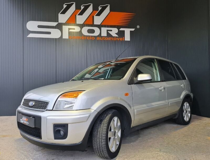 Cinza Usado 2009 Ford Fusion Carrinha | € 7.250 - Imagem 1/4