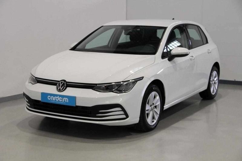 Branco Usado 2022 VW Golf VIII Life Citadino | € 21.990 (Preço justo) - Imagem 1/4