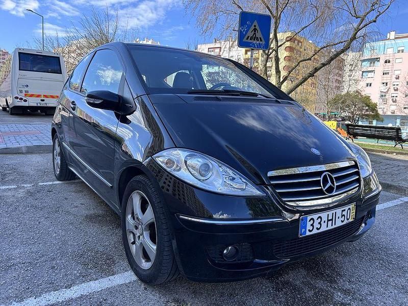 Usado 2009 Mercedes 180 Sedan | € 5.700 - Imagem 1/4