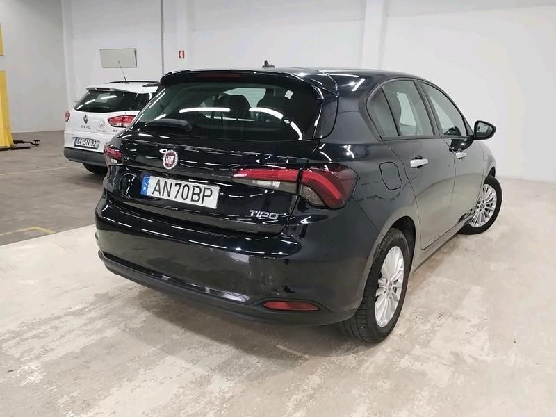 Usado Fiat Tipo Life 95 HP (69 kW) 2021 Preto Sedan