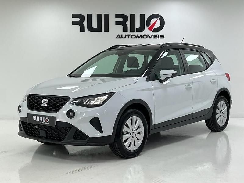 Branco Usado 2023 Seat Arona Style SUV | € 16.500 (Preço justo) - Imagem 1/4