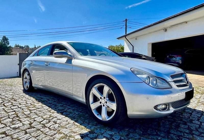 Cinzento Usado 2010 Mercedes CLS350 Sedan | € 17.900 - Imagem 1/4
