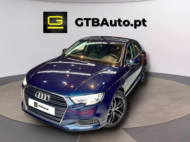 Azul Usado 2017 Audi A3 Business Sedan | € 17.499 (Preço justo) - Imagem 1/4